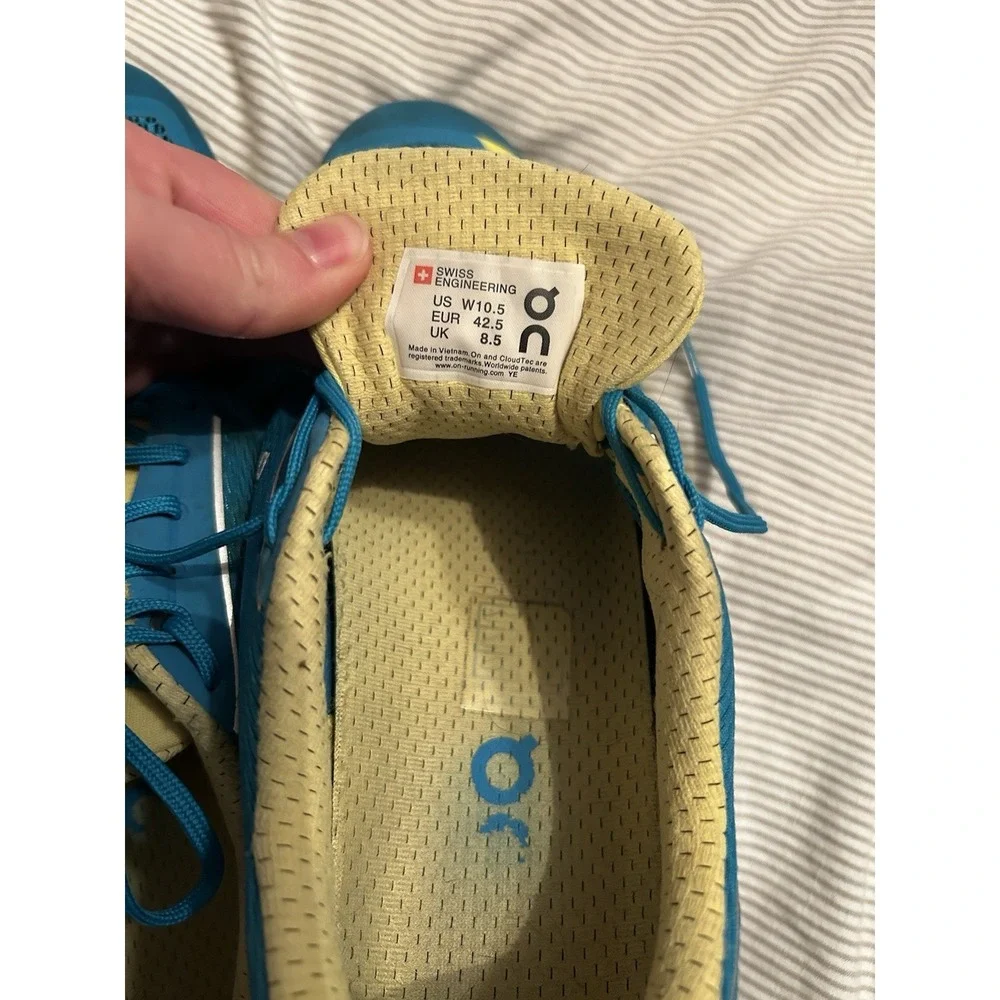 On Cloud Shoes Women 10.5 On Running Cloudtec Swiss Engineering Blue‎ Sneaker